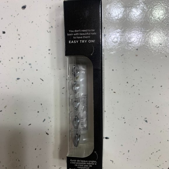 New! Sally Hansen Salon Effects Perfect Manicure - Picture 3 of 5